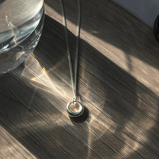 Women's Geometric Circle Necklace