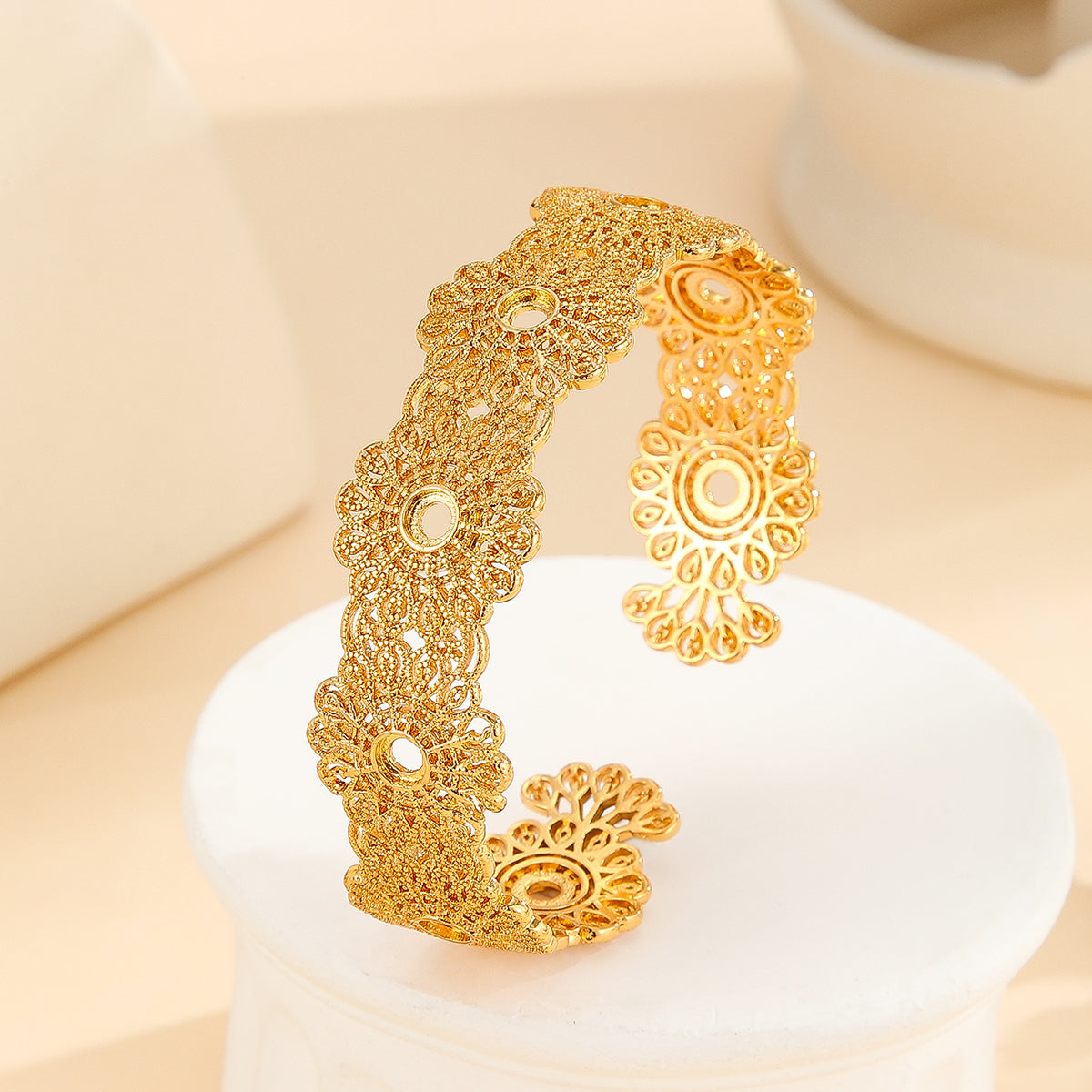 Luxury Style Gold Bracelet Out Lace Flower Design